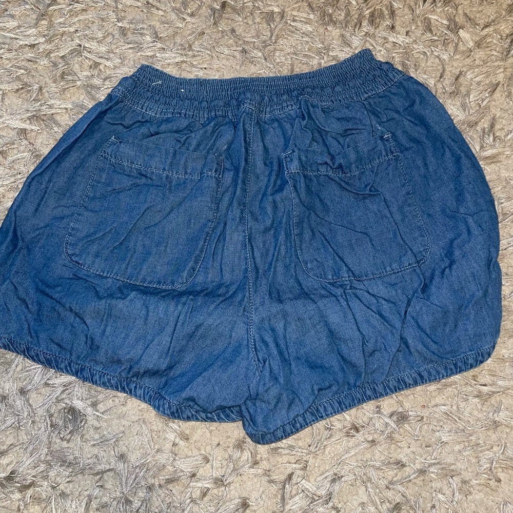 Flowy denim shorts.